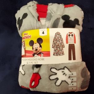 🆕️ Disney's Mickey mouse Plush pajama set